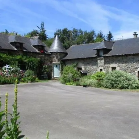 Le Petit Chateau Apartment *